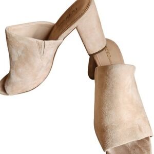 BCBG  Nude tan mule block heels size 7 womens‎ Slip-on